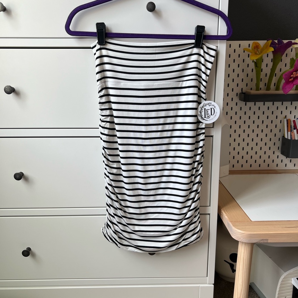 Angel Maternity black and white stripped knee length skirt small new with tags